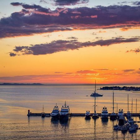 ホテル Aurora & Tramonto ザダル エクステリア 写真